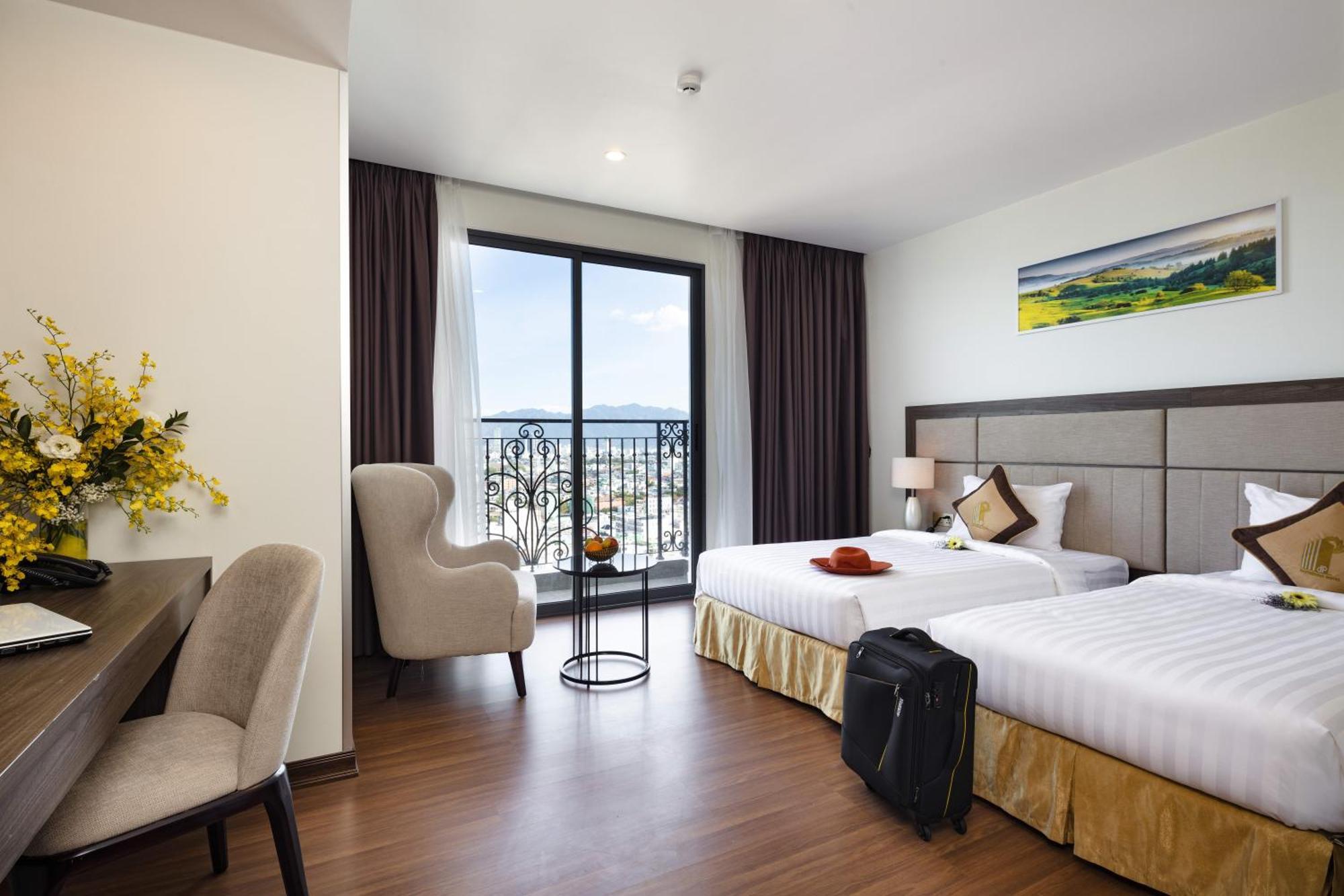 Daphovina Hotel Nha Trang Bagian luar foto