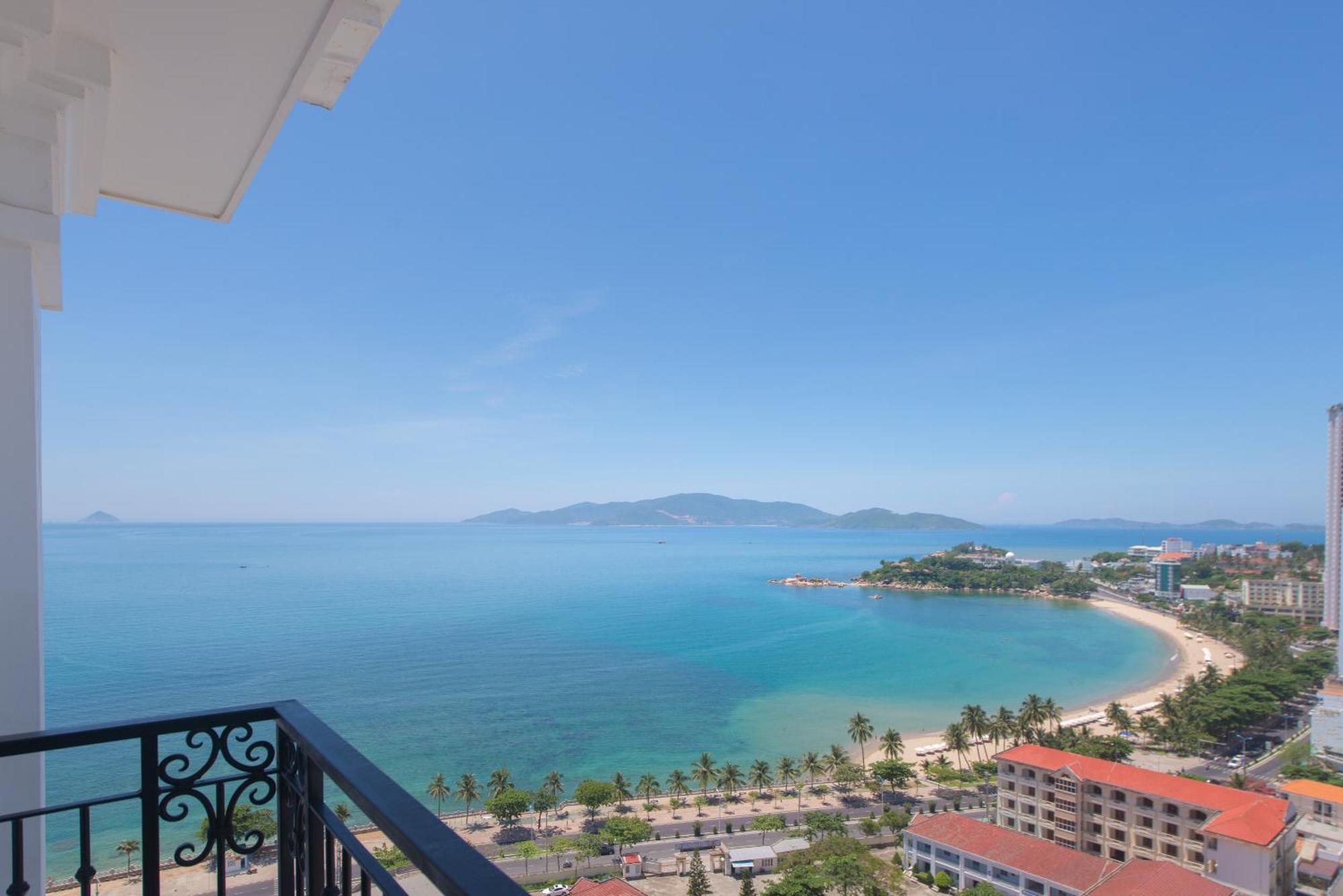Daphovina Hotel Nha Trang Bagian luar foto