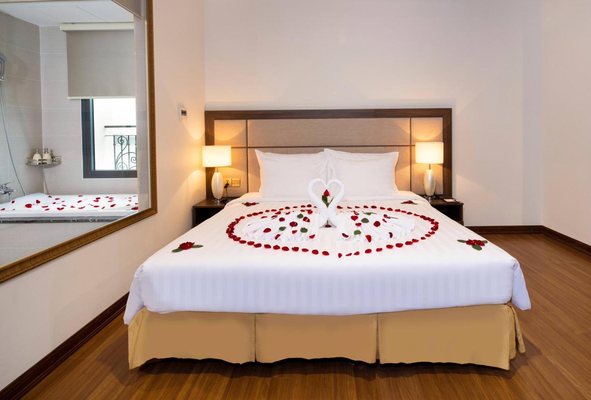 Daphovina Hotel Nha Trang Bagian luar foto