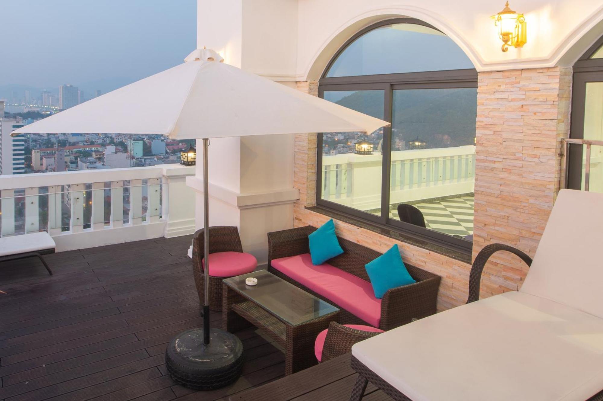 Daphovina Hotel Nha Trang Bagian luar foto