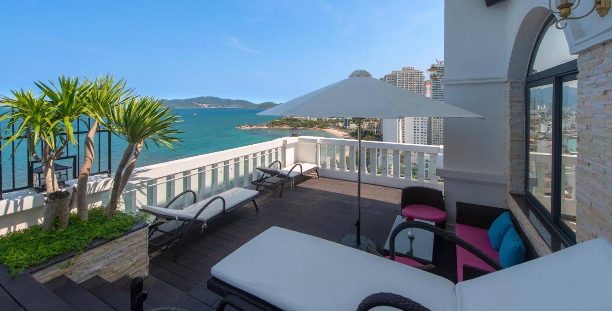 Daphovina Hotel Nha Trang Bagian luar foto