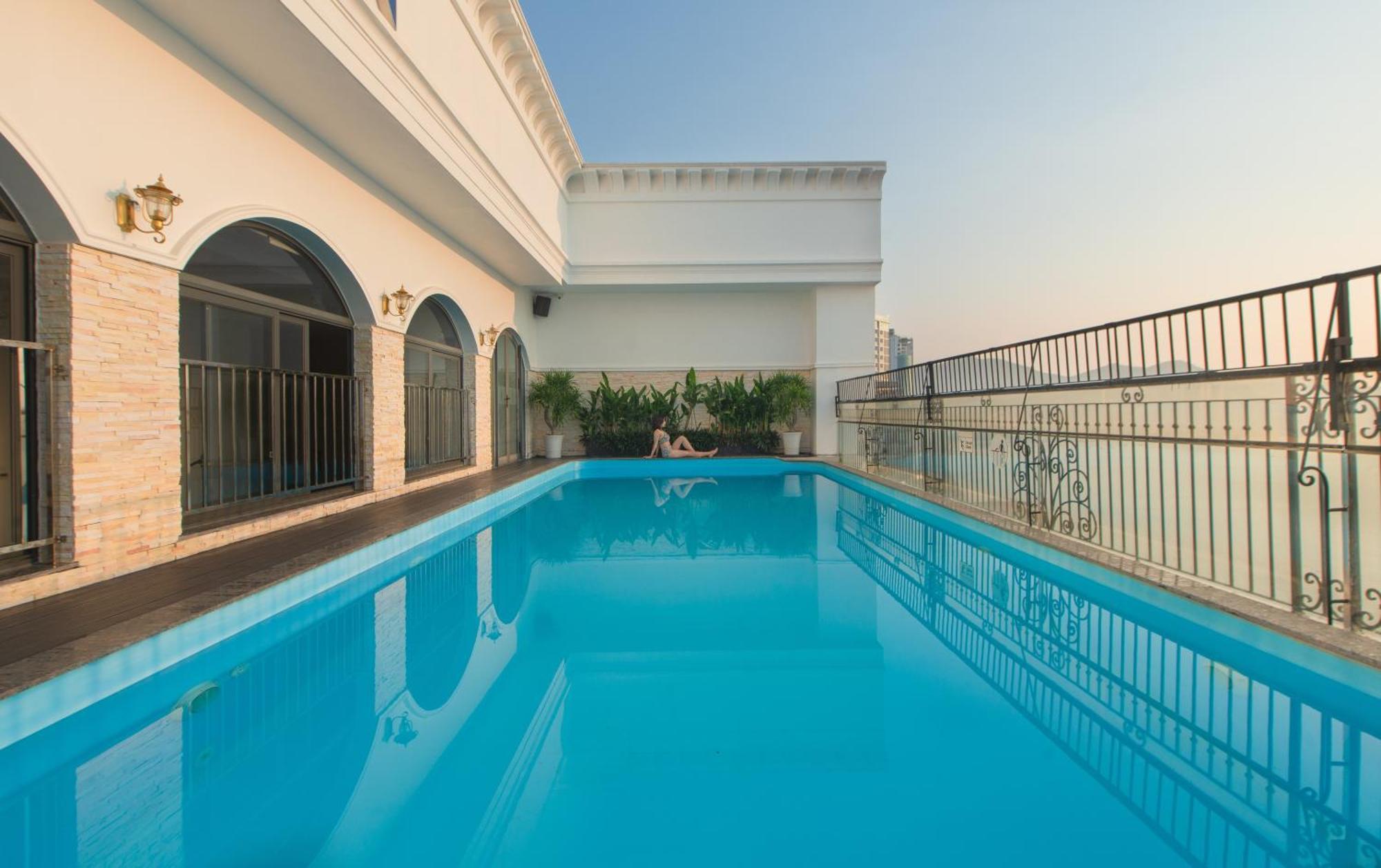 Daphovina Hotel Nha Trang Bagian luar foto