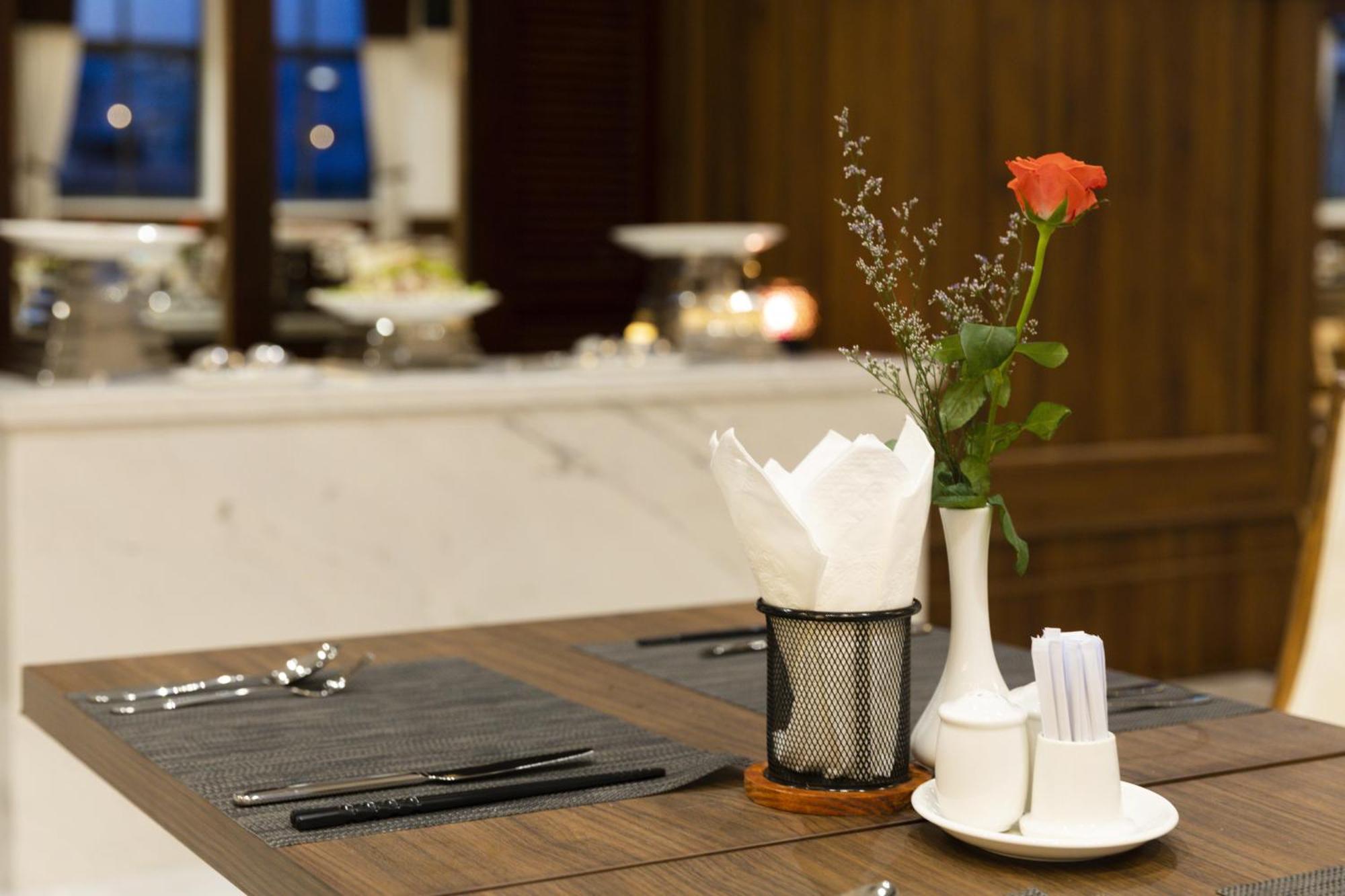 Daphovina Hotel Nha Trang Bagian luar foto