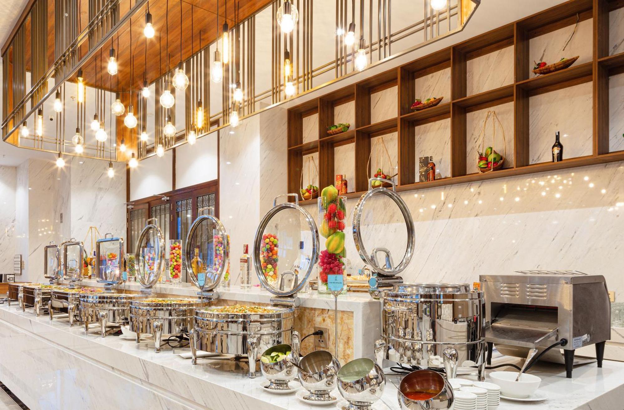 Daphovina Hotel Nha Trang Bagian luar foto