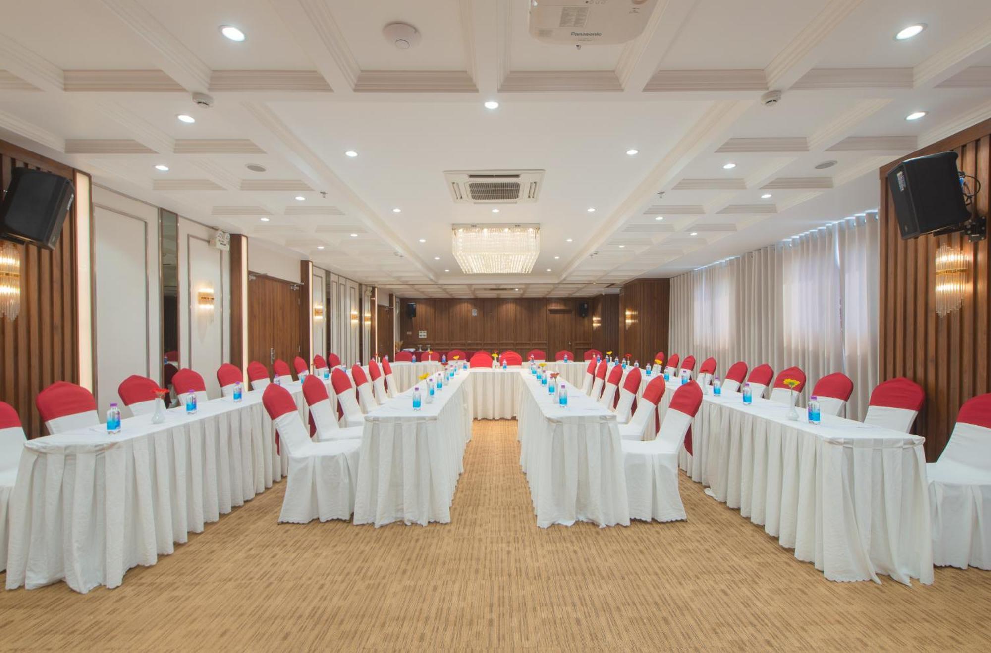 Daphovina Hotel Nha Trang Bagian luar foto