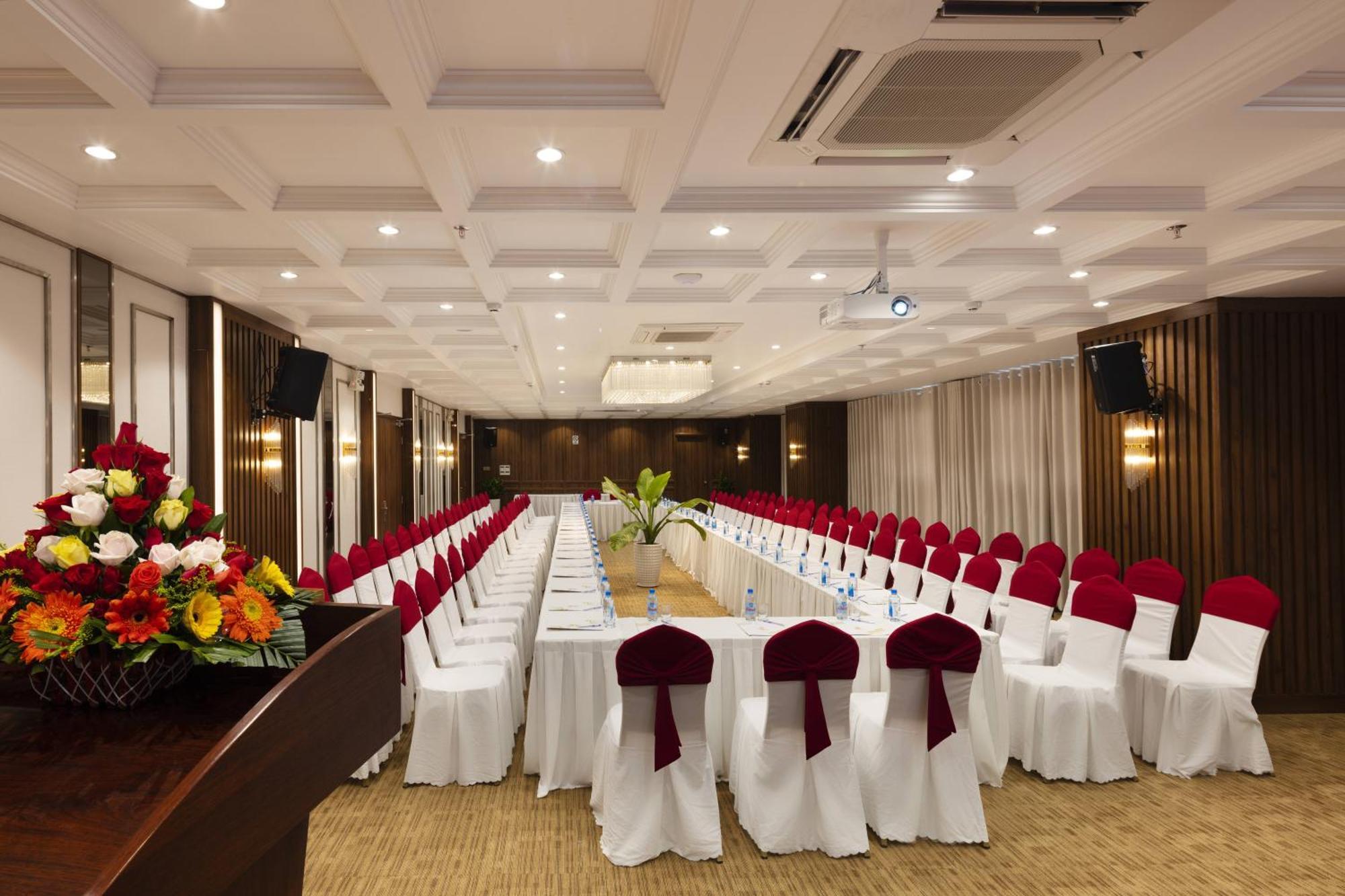 Daphovina Hotel Nha Trang Bagian luar foto