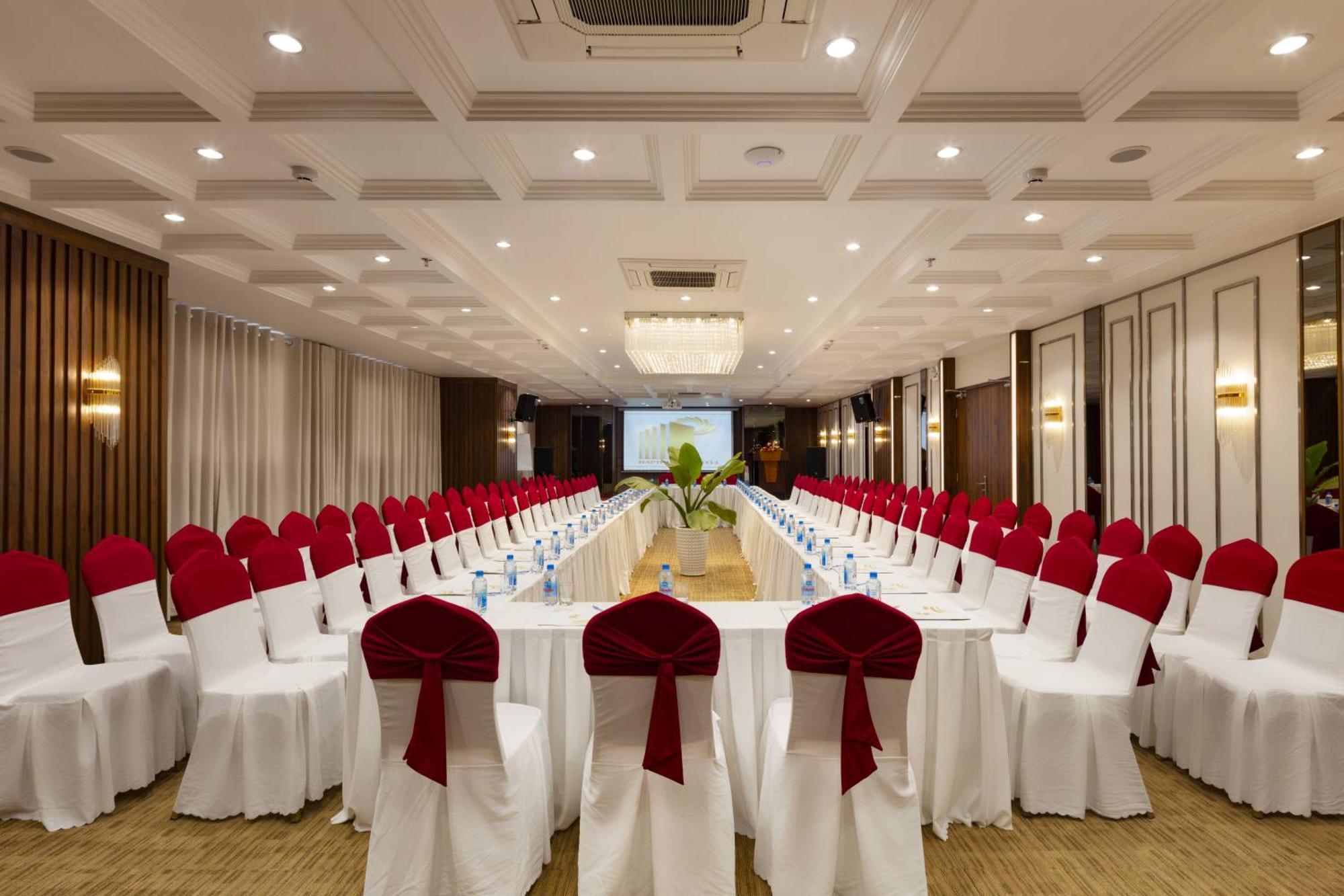 Daphovina Hotel Nha Trang Bagian luar foto