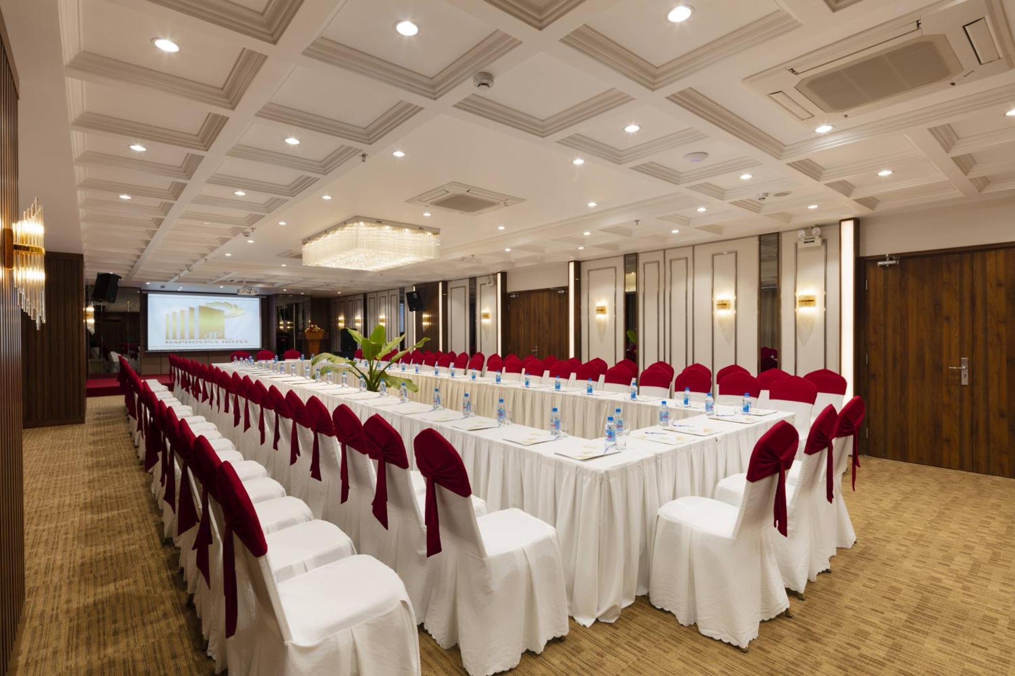 Daphovina Hotel Nha Trang Bagian luar foto