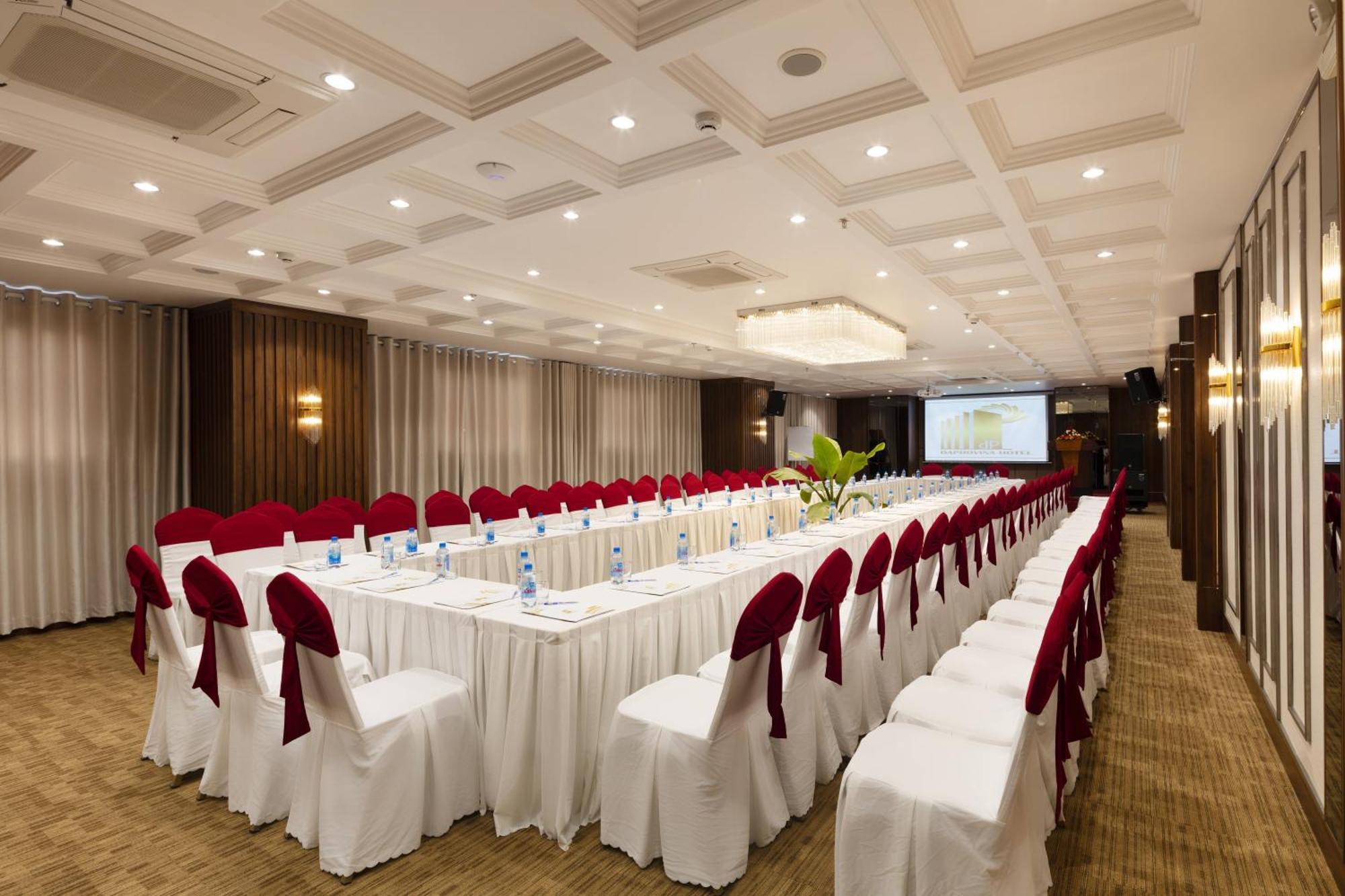 Daphovina Hotel Nha Trang Bagian luar foto