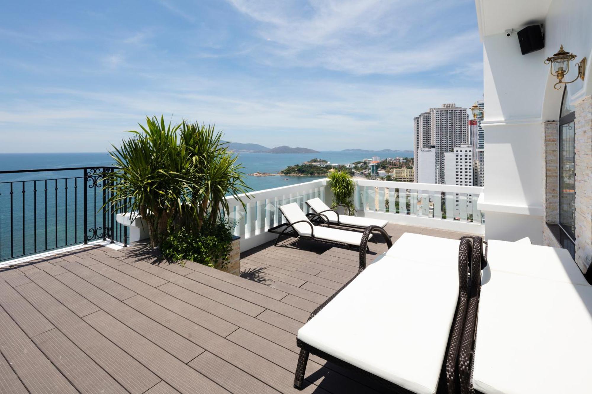 Daphovina Hotel Nha Trang Bagian luar foto