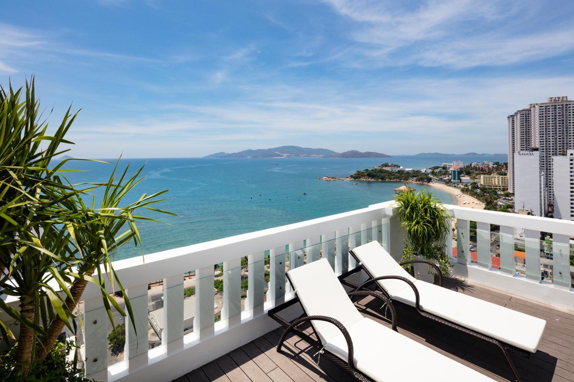 Daphovina Hotel Nha Trang Bagian luar foto